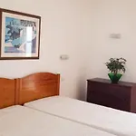 Oura Sunset Apartamento