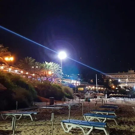 Oura Sunset شقة