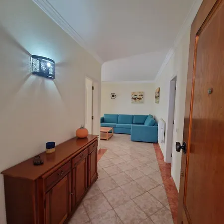 Oura Sunset Lägenhet *