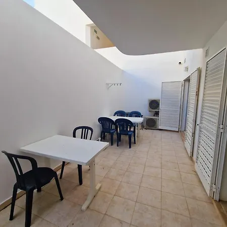 Oura Sunset Appartement