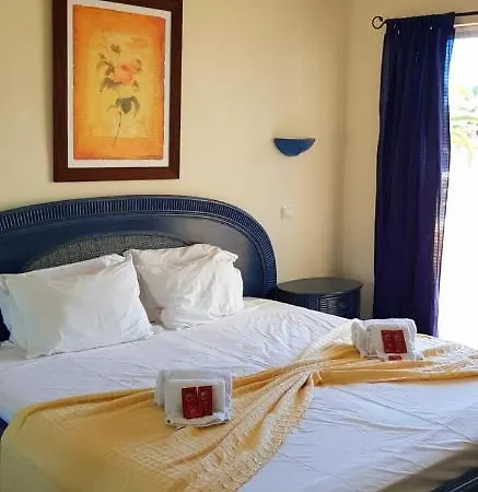 Oura Sunset * Αλμπουφέιρα