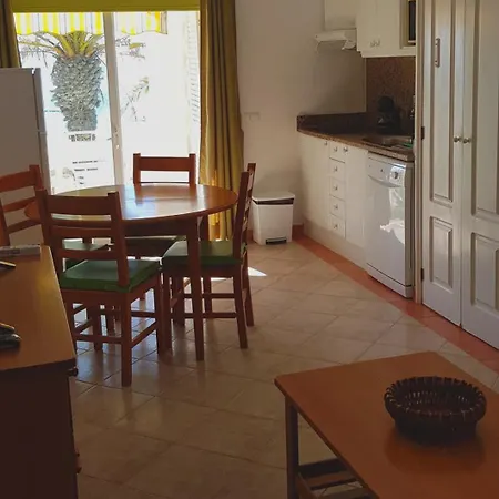 Oura Sunset Αλμπουφέιρα