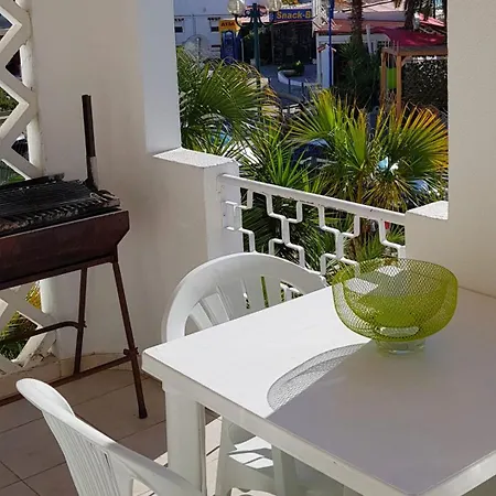 Διαμέρισμα Oura Sunset *