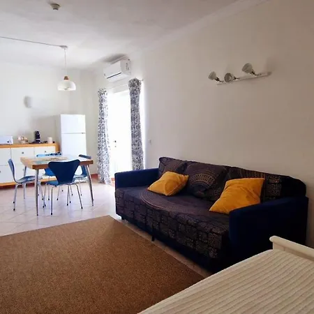 Διαμέρισμα Oura Sunset